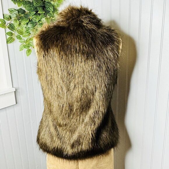KENAR Faux Fur Sz M Chocolate Brown Hook Eye Closure Vest Luxury Extravaganza - Picture 4 of 12